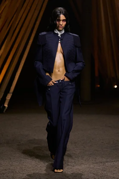 Look 2